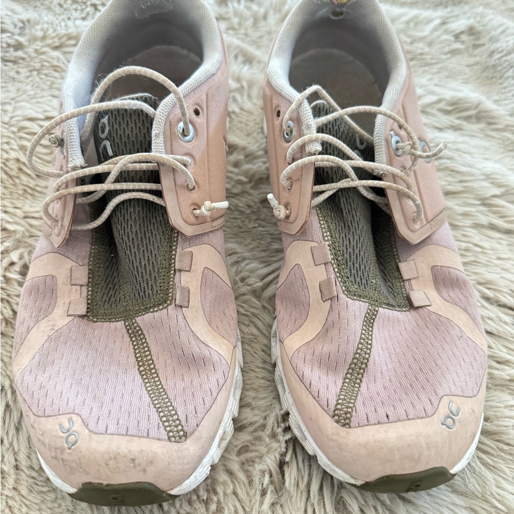 On Cloud 5.0 Women 8 Athletic Shoes with Breathable Mesh